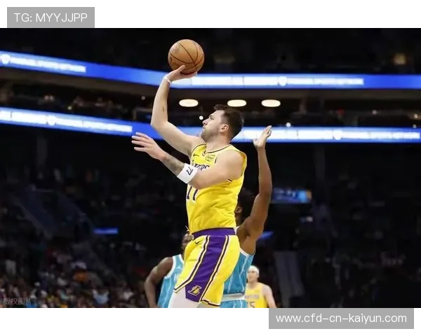 湖人胜黄蜂，“湖三疯”再度引爆全场，历史性胜利成就传奇